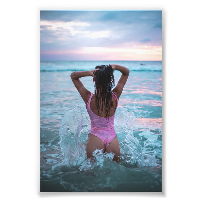 Woman Playing In Ocean Waves Fototryck (Framsidan)