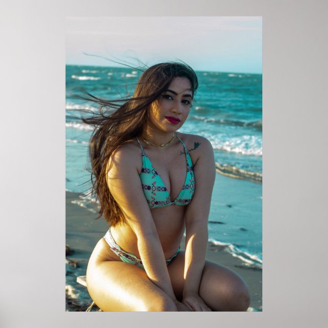 Woman Posing By The Seaside Poster (Framsidan)