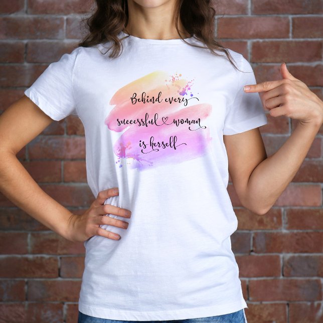 Woman Quote Script Rosa Watercolor Bold lyckades T Shirt (Skapare uppladdad)