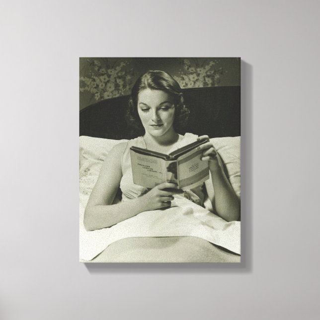 Woman Reading Bok Canvastryck (Framsida)
