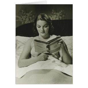 Woman Reading Bok Hälsningskort