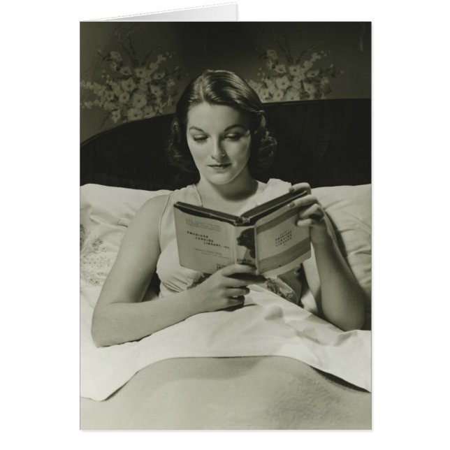Woman Reading Bok Hälsningskort (Framsidan)