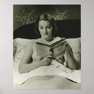Woman Reading Bok Poster