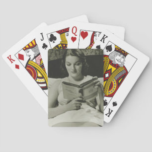 Woman Reading Bok Spelkort