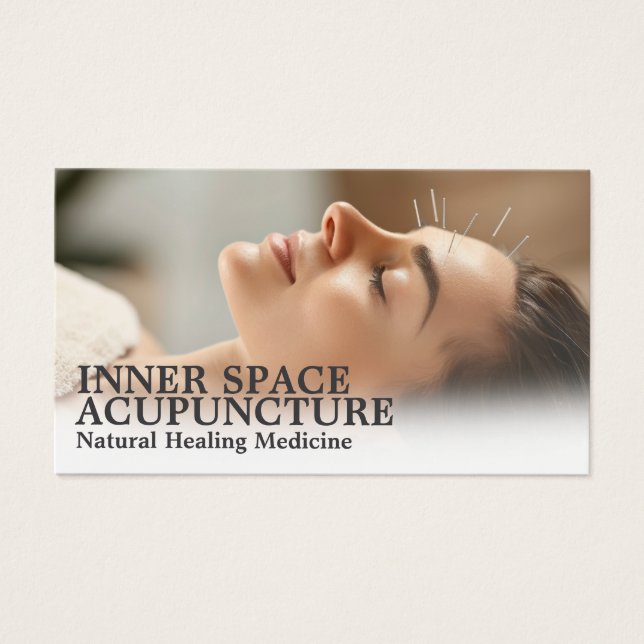 Woman Relaxing Getting Acupuncture  Visitkort (Framsidan)