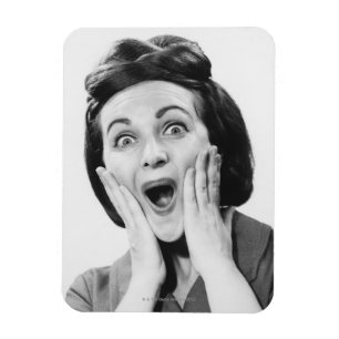 Woman Skapar Ansikte Magnet