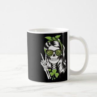 Woman Skull St. Patricks Day Messy Bun _1  Kaffemugg