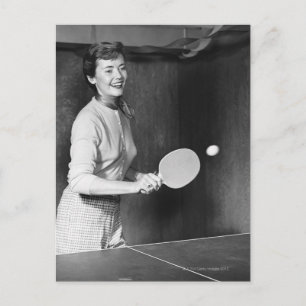 Woman Spela Bord Tennis Vykort