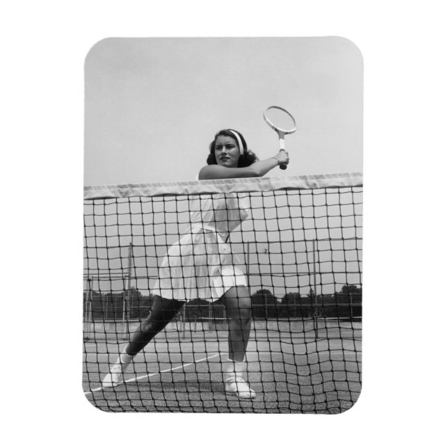 Woman Spelning Tennis Magnet (Vertikal)
