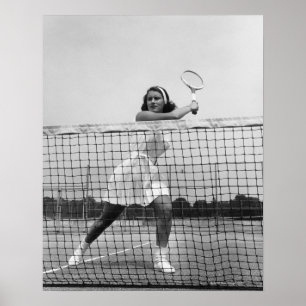 Woman Spelning Tennis Poster