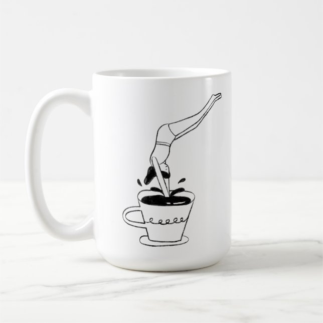woman swimming in coffee cup kaffemugg (Vänster)