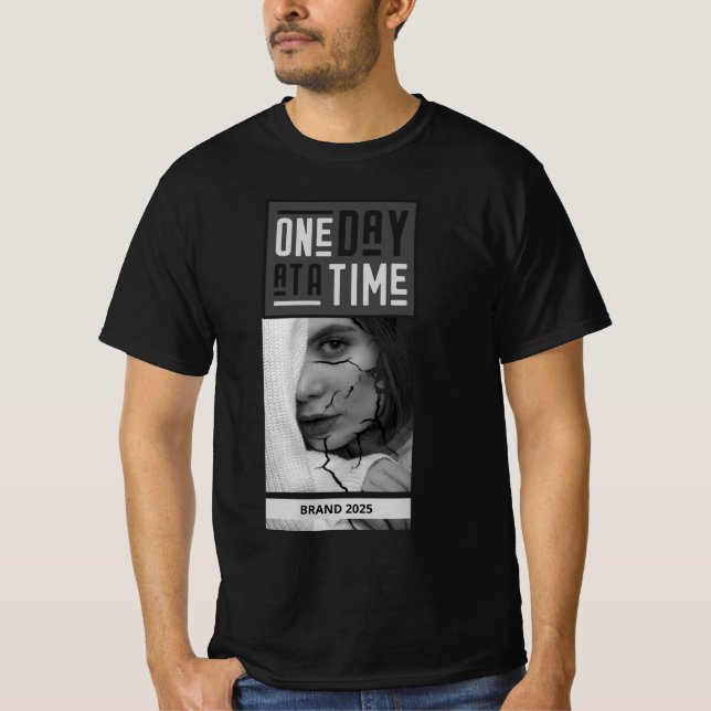 Woman T Shirt (Framsida)