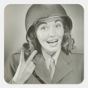 Woman Wearing an Army Helmet Fyrkantigt Klistermärke