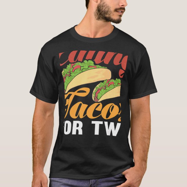 Women Eating Tacos Pregnancy Announcement Pregnant T Shirt (Framsida)
