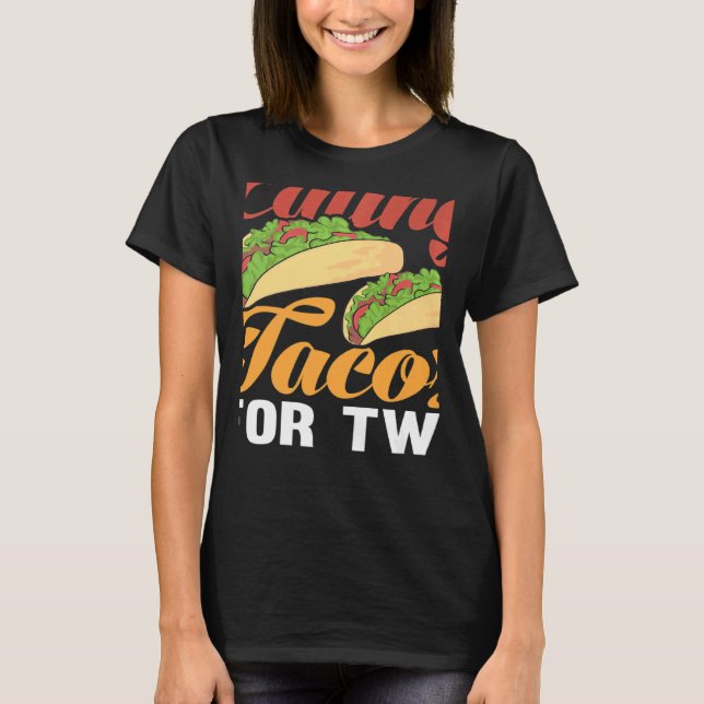 Women Eating Tacos Pregnancy Announcement Pregnant T Shirt (Framsida)