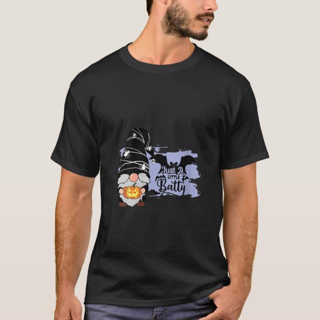 Womens Bat Just a little Batty Funny Gnomes With P T Shirt (Framsida)