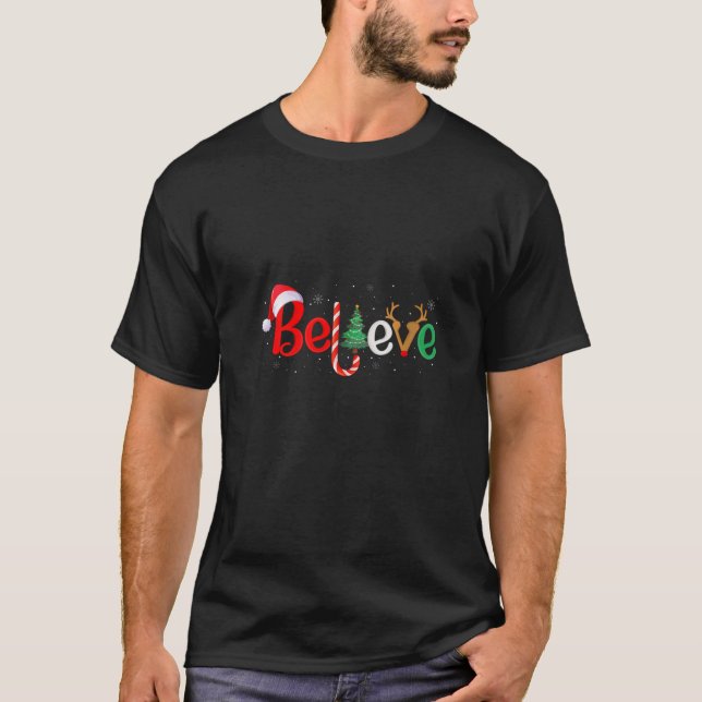 Womens Believe Xmas Family Matching Funny Reindeer T Shirt (Framsida)