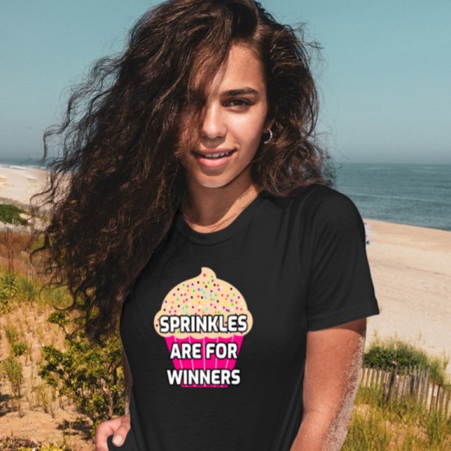 WOMENS BIRTHDAY SPRINKLES CUPCAKE FUNNY T-SHIRTS (Skapare uppladdad)