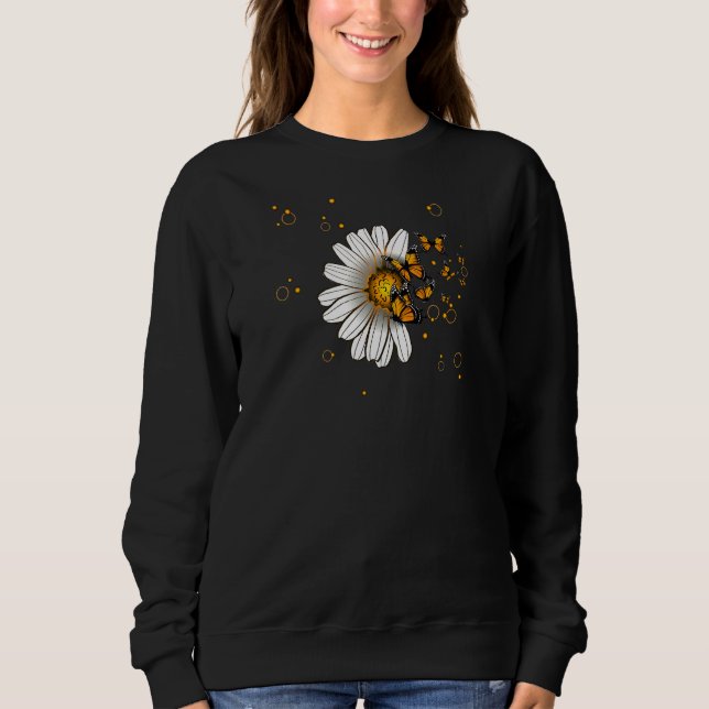 Womens Chamomile flowers butterflies glow wildlife T Shirt (Framsida)