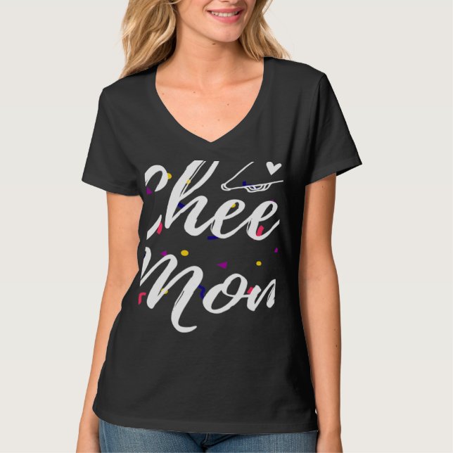 Womens Cheer Mom Megaphone with Heart Accent Women T Shirt (Framsida)