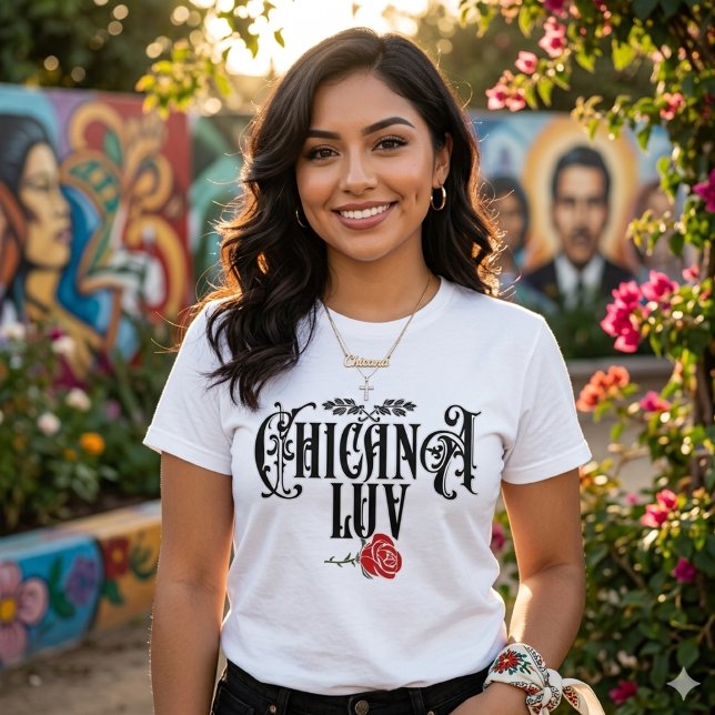 Womens Chicana Kärlek T Shirt (Chicana Love T-Shirt)