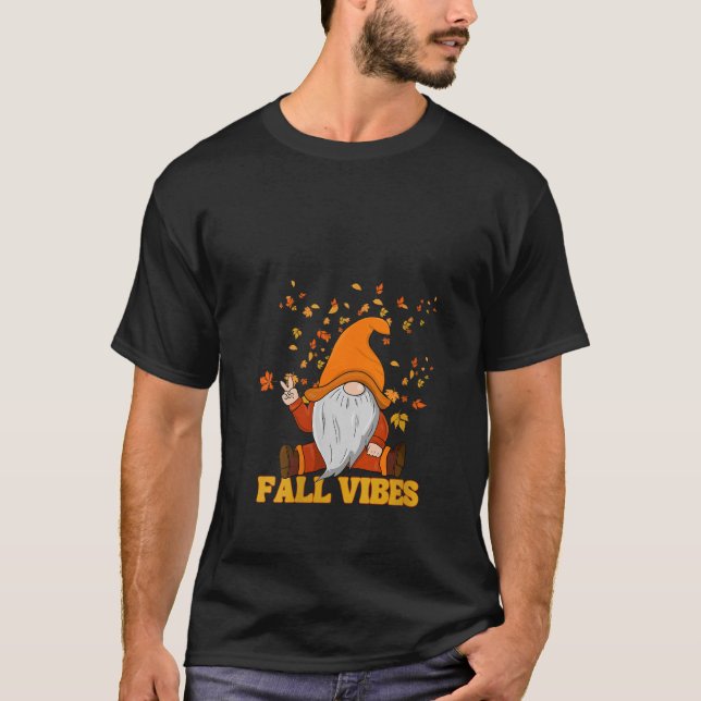 Womens Fall Vibes Gnome Peace Sign Leaves Hallowee T Shirt (Framsida)