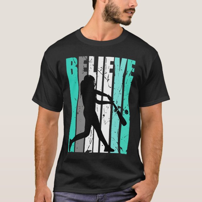Womens Green Believe Baseball Softball Base Run Pl T Shirt (Framsida)