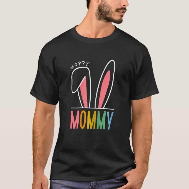 Womens Happy Easter Day 2023 Hoppy Mommy Bunny Fun T Shirt (Framsida)