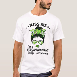 Womens Kiss Me jag är läkare Assistant Irish St. T Shirt
