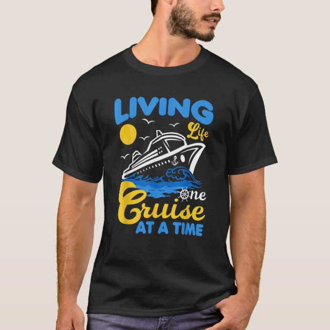 Womens Living Life One Cruise At A Time  Cruise T Shirt (Framsida)