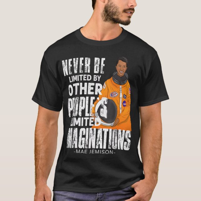 Womens Mae Jemison American Black Woman Astronaut T Shirt (Framsida)
