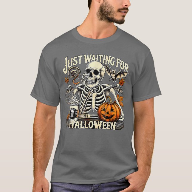 Womens Mens Just Waiting For Halloween Skeleton Su T Shirt (Framsida)