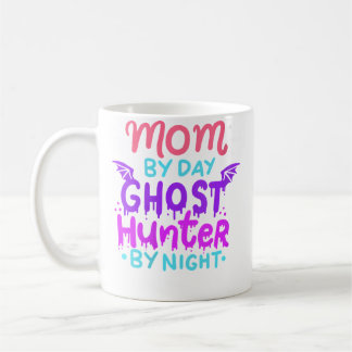 Womens Mom By Day - Ghost Hunter By Night Hallowee Kaffemugg