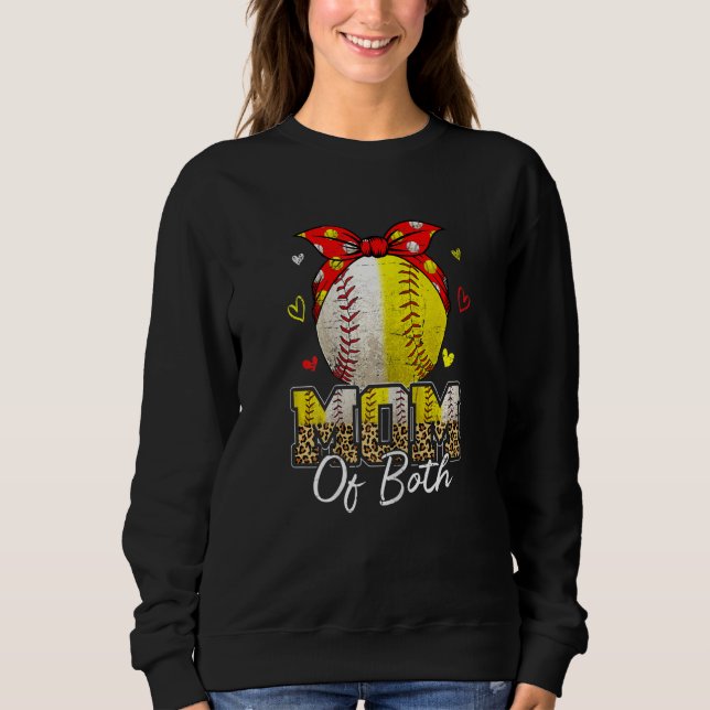 Womens Mom Of Both Baseball And Softball Mom  Moth T Shirt (Framsida)