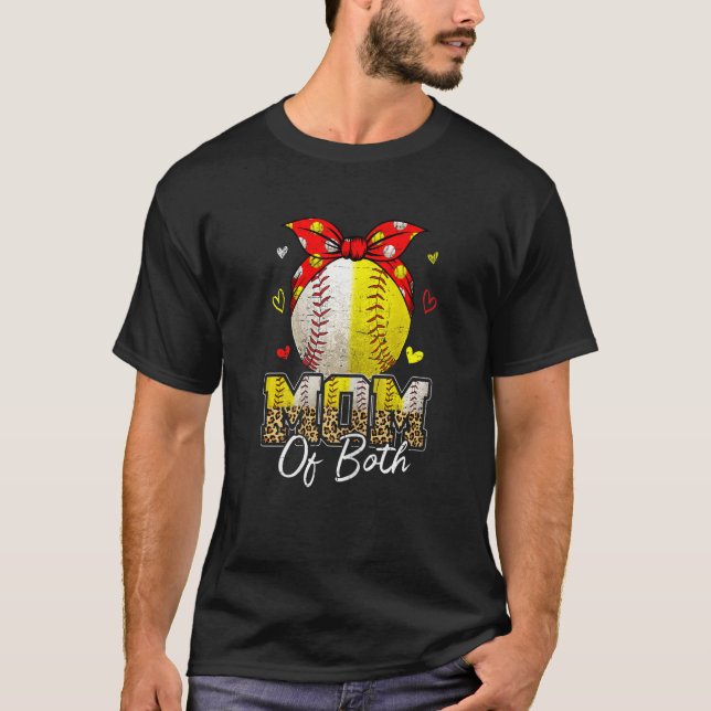 Womens Mom Of Both Baseball And Softball Mom  Moth T Shirt (Framsida)