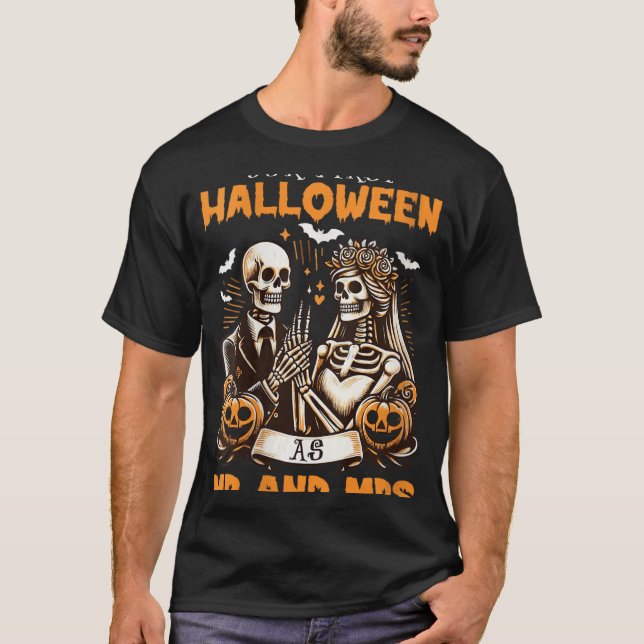 Womens New Wife And Husband Our First Halloween As T Shirt (Framsida)