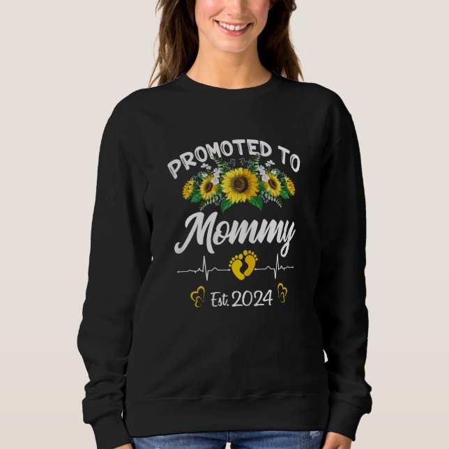 Womens Promoted to Mommy 2024  First Time New Momm T Shirt (Framsida)