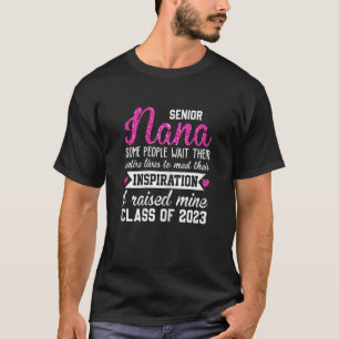 Womens Proud Senior Nana 2023 Studenten Student T Shirt