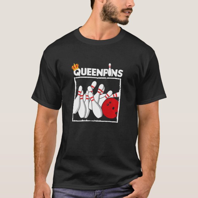 Womens Queenpins Bowling Bowlareare Bowling Ball B T Shirt (Framsida)