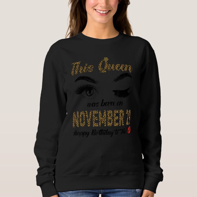 Womens Queens are born on November 29th A queen wa T Shirt (Framsida)