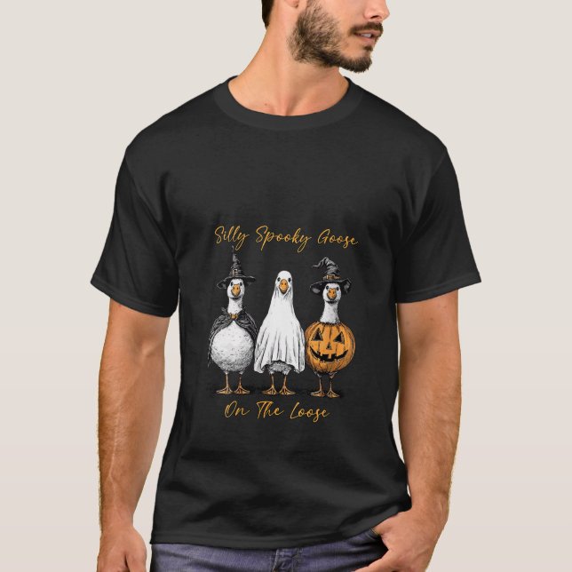 Womens Silly Spooky Goose On The Loose Halloween G T Shirt (Framsida)