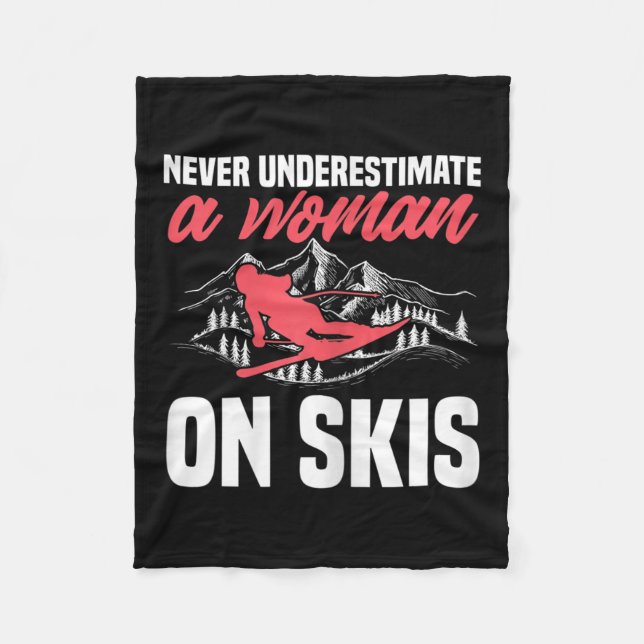 Womens Ski Funny Skiing Never Underestimate A Woma Fleecefilt (Framsidan)