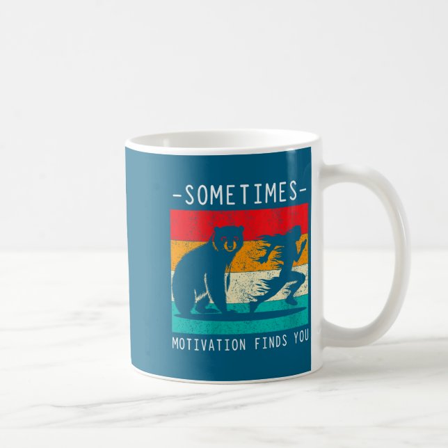Womens Sometimes Motivation Finds You Funny Quote  Kaffemugg (Höger)