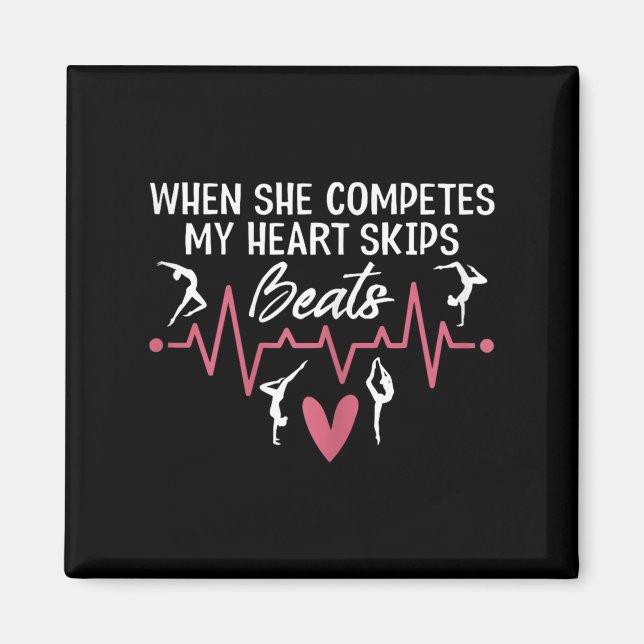 Womens When She Competes My Heart Skips Beats Prou Magnet (Framsidan)