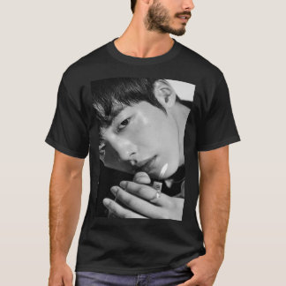 Woo do hwan black and whi t shirt