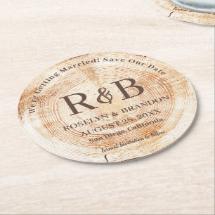 Wood Rustic Bröllop Monogram Namn Spara datum Underlägg Papper Rund