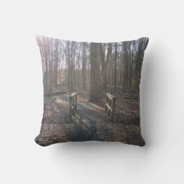 Wooden Bridge Throw Pillow Kudde
