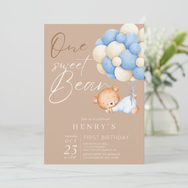 Woodland Bear Boy 1st Birthday Party Pastel Inbjudningar (Stående Fram)