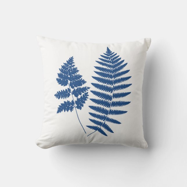Woodland Ferns, Cobalt Blue på White Kudde (Framsida)