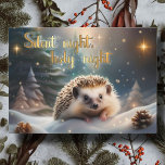 Woodland Hedgehog Silent Night Christian jul Julkort<br><div class="desc">Kristet julkort med helgdag "Tyst natt, heliga natt" från sång i guld. Cute hedgehog på en snövinter under träd och en stjärnnatt himlar. Skriptverterad från Gospelet Matthew i Kung James Heliga Bible inuti: Matthew 1:23 - "Behold, a jungfrun ska vara med barn och ska ta fram en son, och de...</div>